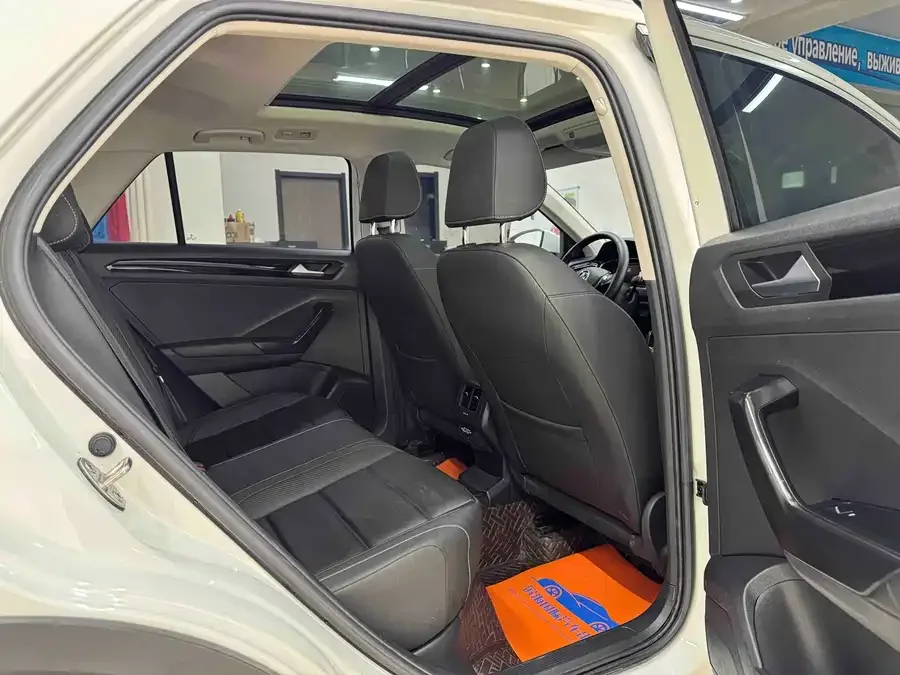Volkswagen T-ROC T-ROC 2022 280TSI DSG 2WD Comfort PLUS 2022 — миниатюра 3