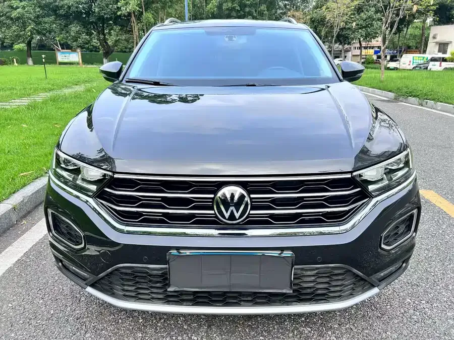 Volkswagen T-ROC T-ROC 2022 280TSI DSG 2WD Comfort PLUS 2023 — фото 1, купить с доставкой в Москву
