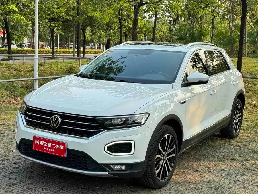 Volkswagen T-ROC T-ROC 2022 280TSI DSG 2WD Comfort PLUS 2022 — фото 1, купить с доставкой в Москву