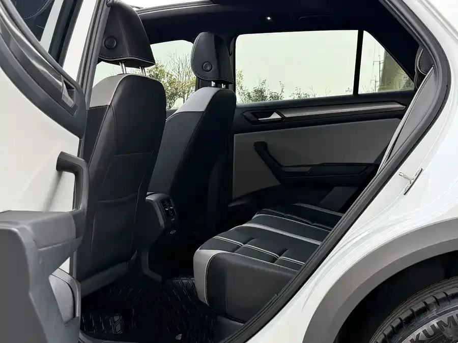 Volkswagen T-ROC T-ROC 2024 300TSI DSG 2WD Chenguang Edition 2024 — миниатюра 3