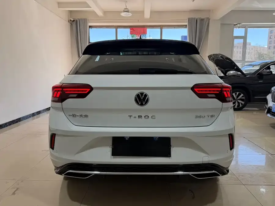 Volkswagen T-ROC T-ROC 2021 280TSI DSG two-wheel drive R-Line Pro intelligent version 2022 — миниатюра 2