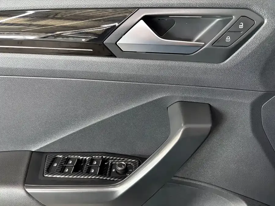 Volkswagen T-ROC T-ROC 2022 280TSI DSG 2WD Comfort PLUS 2022 — миниатюра 4
