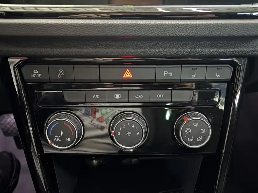 Volkswagen T-ROC T-ROC 2022 280TSI DSG 2WD Comfort PLUS 2022 — миниатюра 5
