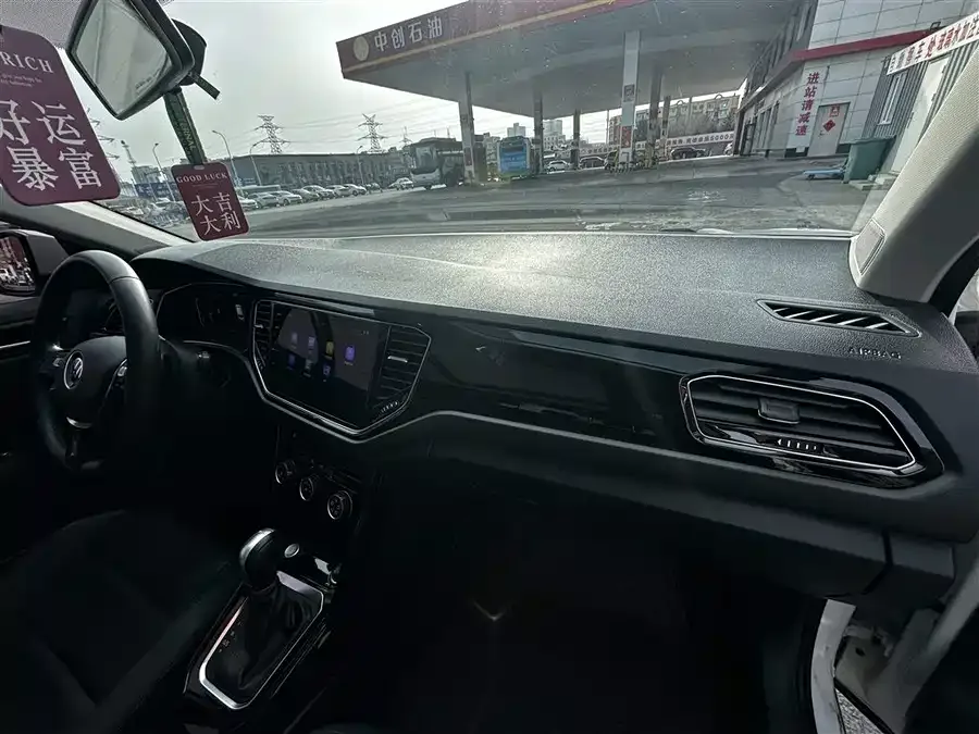 Volkswagen T-ROC T-ROC Tange 2021 facelift 280TSI DSG two-wheel drive comfortable intelligent connected version 2022 — миниатюра 4
