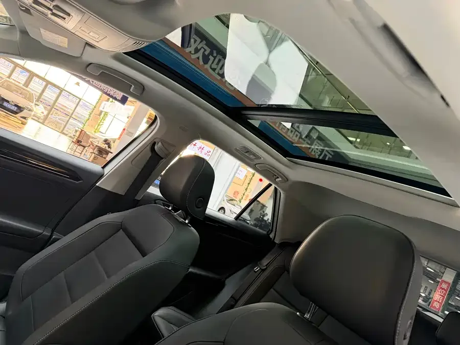 Volkswagen T-ROC T-ROC 2022 280TSI DSG 2WD Comfort PLUS 2022 — миниатюра 3