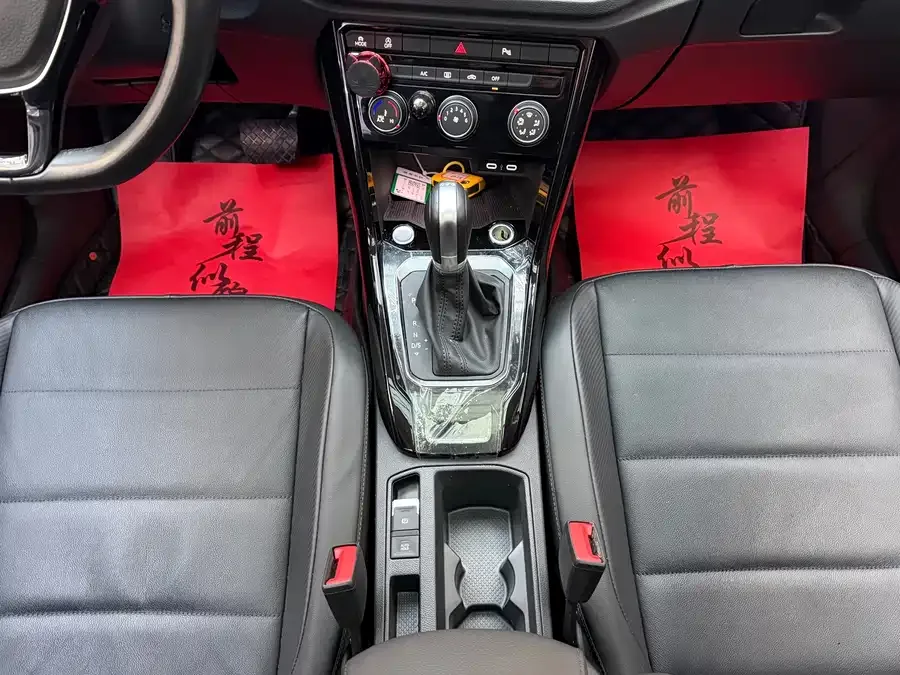 Volkswagen T-ROC T-ROC 2022 280TSI DSG 2WD Comfort PLUS 2022 — миниатюра 4
