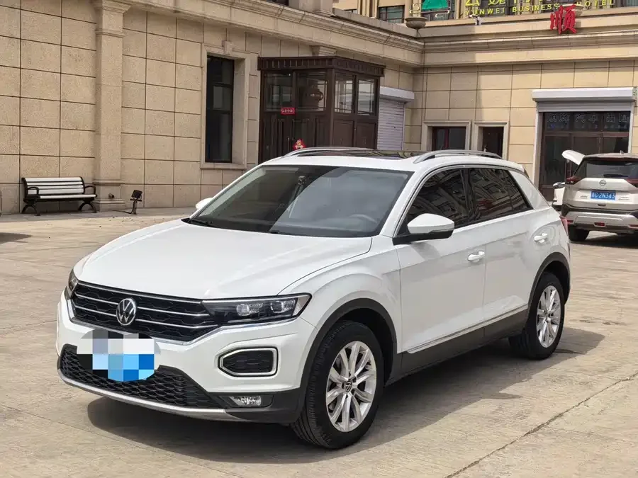 Volkswagen T-ROC T-ROC 2022 280TSI DSG 2WD Elite PLUS 2022 — фото 1, купить с доставкой в Москву