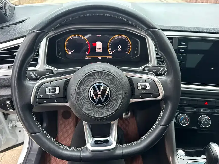 Volkswagen T-ROC T-ROC 2022 280TSI DSG 2WD R-Line Pro PLUS 2022 — миниатюра 4