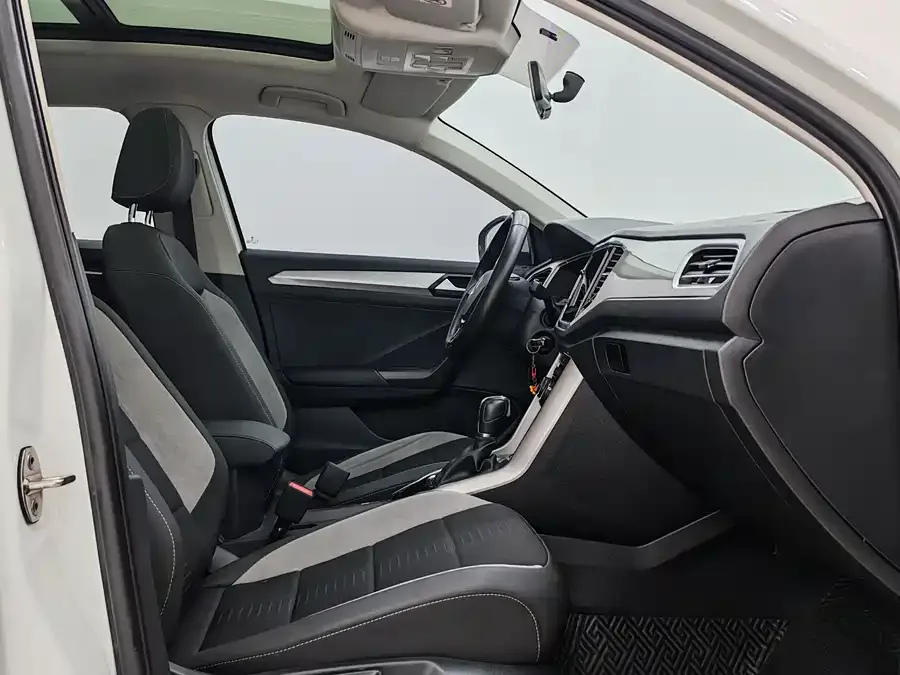 Volkswagen T-ROC T-ROC 2021 facelift 280TSI DSG two-wheel drive elite intelligent version 2022 — миниатюра 3