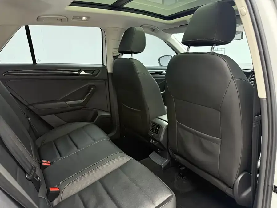 Volkswagen T-ROC T-ROC 2022 280TSI DSG 2WD Comfort PLUS 2023 — миниатюра 3