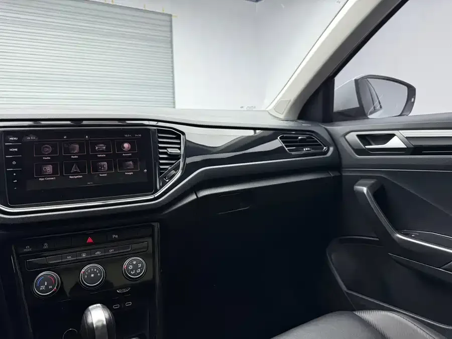 Volkswagen T-ROC T-ROC 2022 280TSI DSG 2WD Comfort PLUS 2023 — миниатюра 5