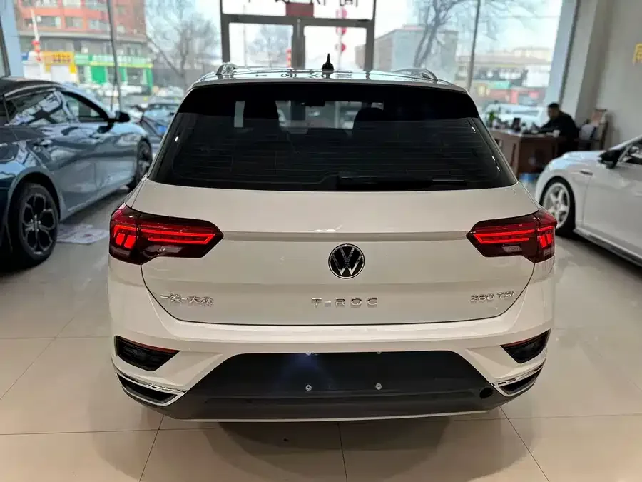 Volkswagen T-ROC T-ROC 2021 280TSI DSG two-wheel drive comfortable and connected 30th anniversary commemorative edition 2022 — миниатюра 2