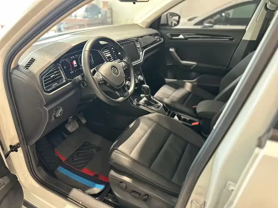 Volkswagen T-ROC T-ROC 2021 280TSI DSG two-wheel drive comfortable and connected 30th anniversary commemorative edition 2022 — миниатюра 3