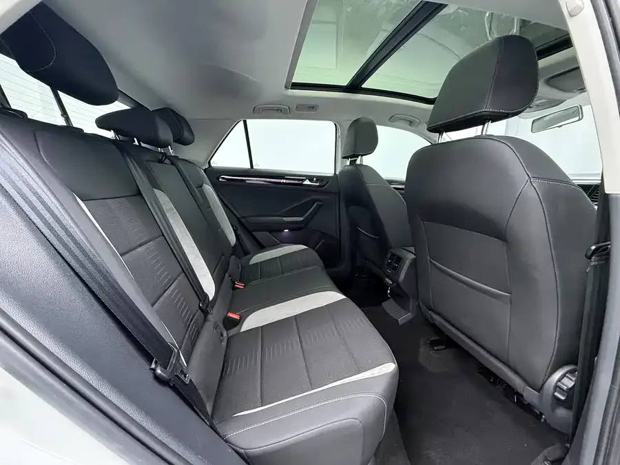 Volkswagen T-ROC T-ROC Tange 2021 facelift 280TSI DSG two-wheel drive comfortable intelligent connected version 2022 — миниатюра 3