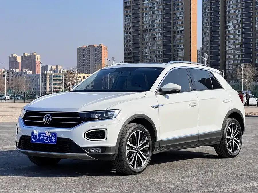 Volkswagen T-ROC T-ROC 2022 280TSI DSG 2WD Comfort PLUS 2023 — фото 1, купить с доставкой в Москву