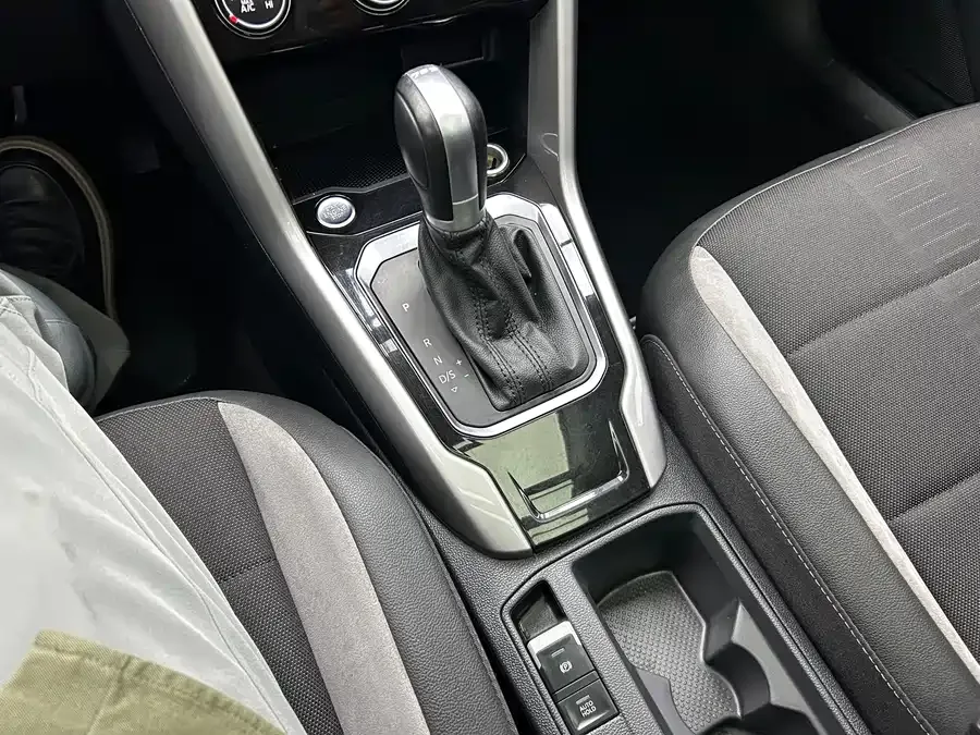 Volkswagen T-ROC T-ROC 2022 280TSI DSG 2WD Elite PLUS 2022 — миниатюра 4