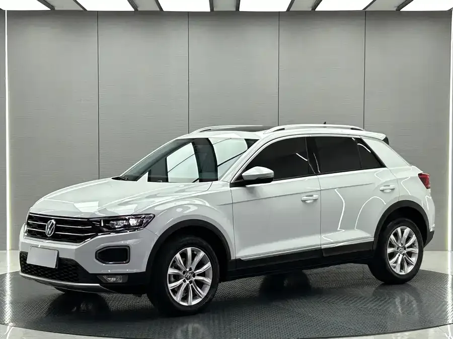 Volkswagen T-ROC T-ROC 2022 280TSI DSG 2WD Elite PLUS 2022 — фото 1, купить с доставкой в Москву