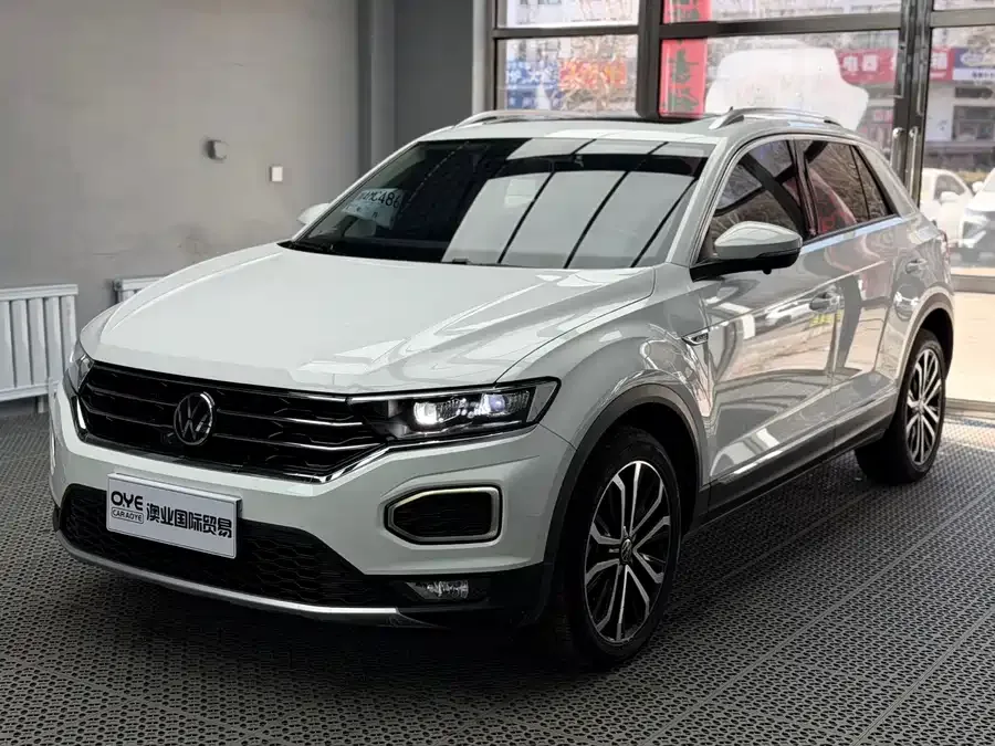 Volkswagen T-ROC T-ROC 2021 280TSI DSG 2WD Comfort Smart Edition 2022 — фото 1, купить с доставкой в Москву