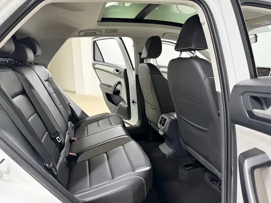 Volkswagen T-ROC T-ROC 2023 280TSI DSG 2WD Time Edition 2023 — миниатюра 3