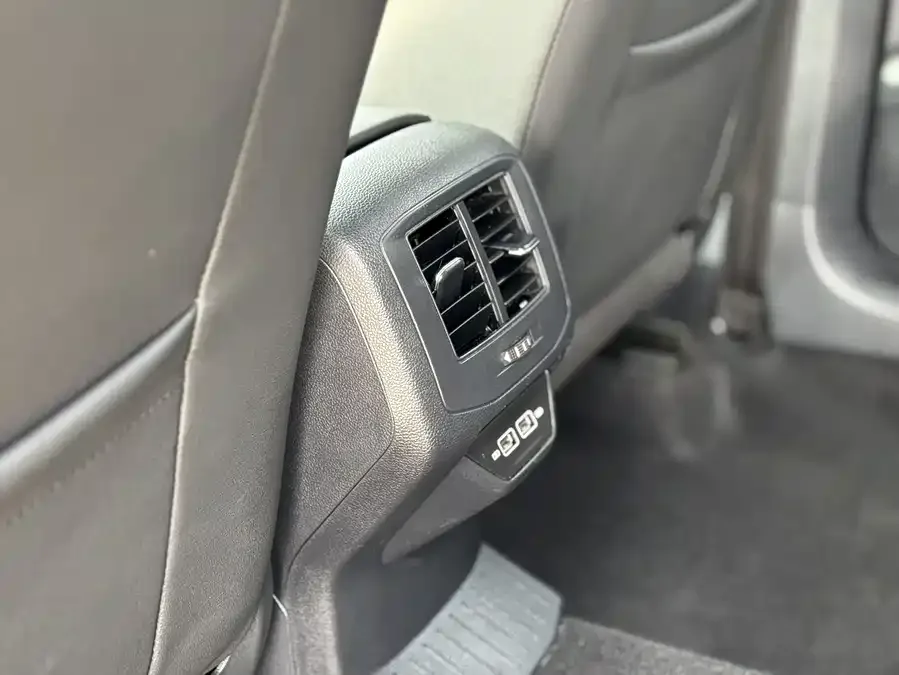 Volkswagen T-ROC T-ROC 2021 280TSI DSG four-wheel drive luxury smart connected version 2022 — миниатюра 4