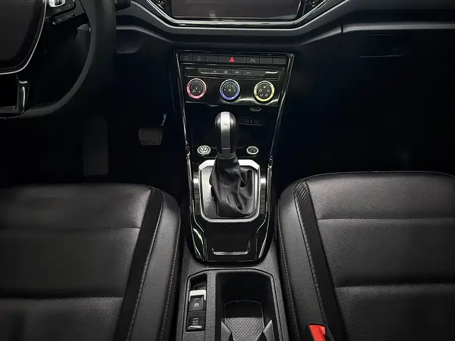 Volkswagen T-ROC T-ROC 2022 280TSI DSG 2WD Comfort PLUS 2022 — миниатюра 3