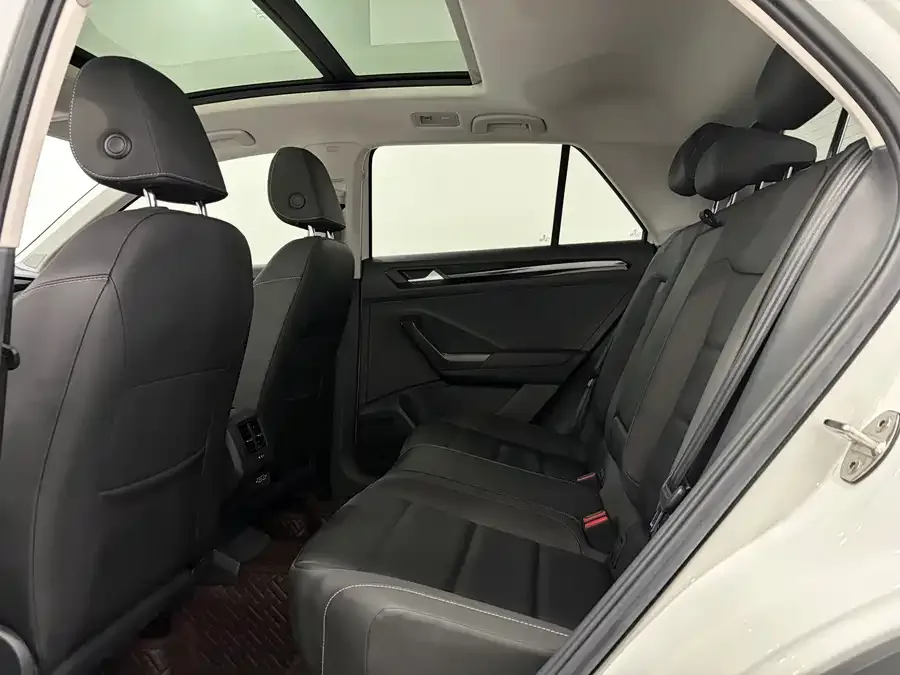 Volkswagen T-ROC T-ROC 2022 280TSI DSG 2WD Comfort PLUS 2023 — миниатюра 4