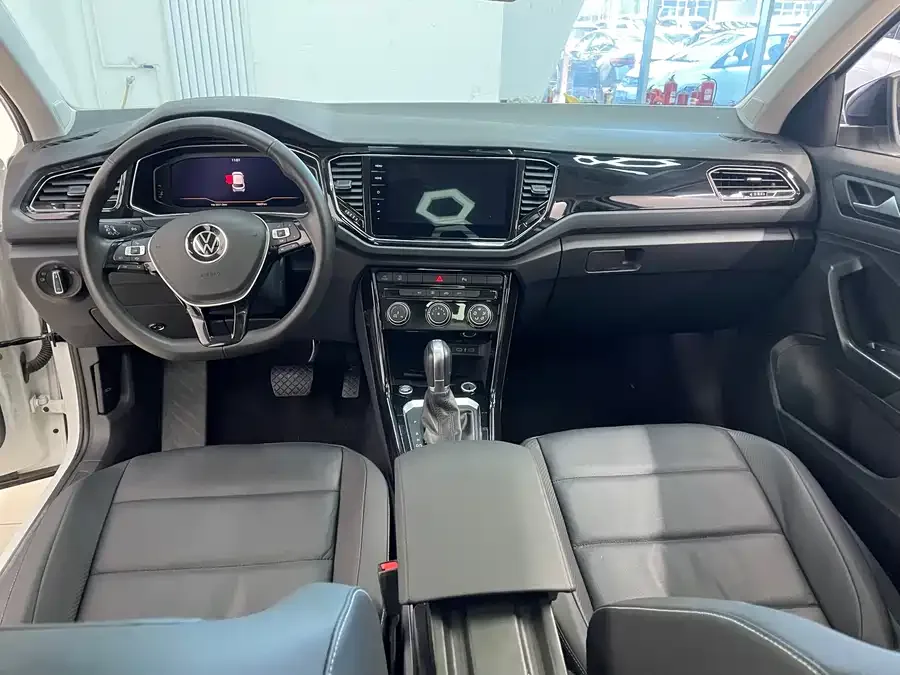 Volkswagen T-ROC T-ROC 2022 280TSI DSG 2WD Comfort PLUS 2023 — миниатюра 3