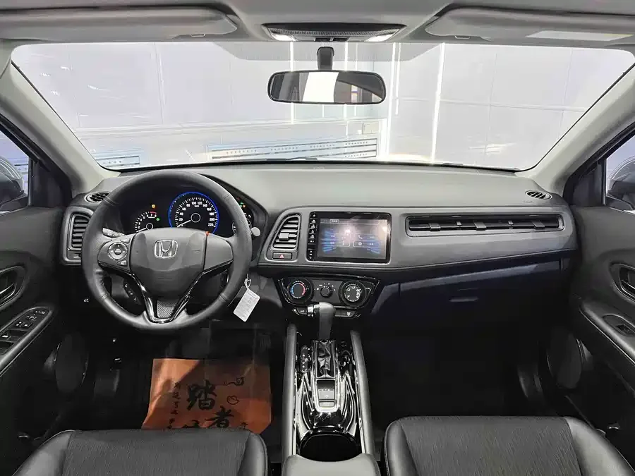 Honda Vezel 2022 VIZI 1.5L CVT Phantom Night Pioneer Edition 2022 — миниатюра 4