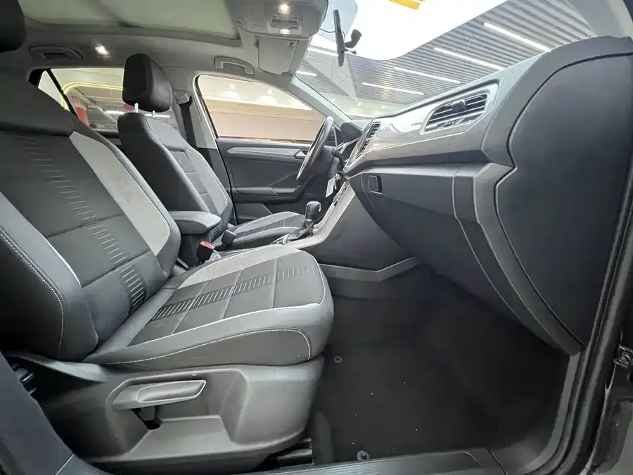 Volkswagen T-ROC T-ROC 2021 facelift 280TSI DSG two-wheel drive elite intelligent version 2022 — миниатюра 5
