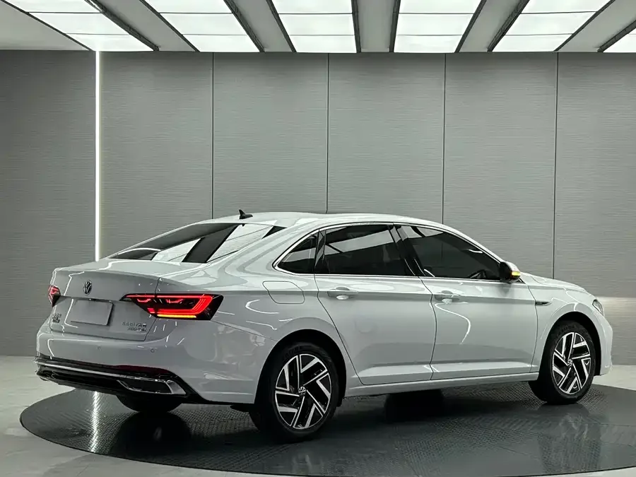 Volkswagen Sagitar 2022 Sagitar 280TSI DSG Beyond Edition 2022 — миниатюра 2