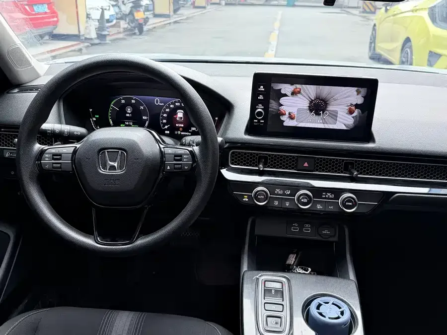 Honda Civic 2023 Civic HATCHBACK 2.0L e:HEV Extreme Edition 2025 — миниатюра 2
