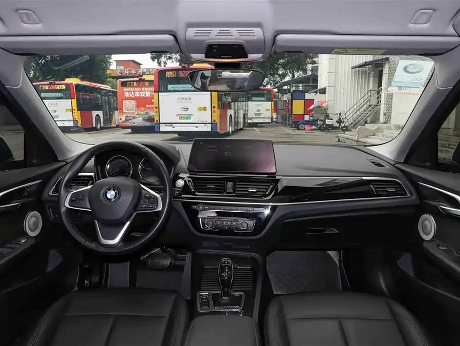 BMW 1 series BMW 1 Series 2022 120i M Sport Edition 2022 — миниатюра 2