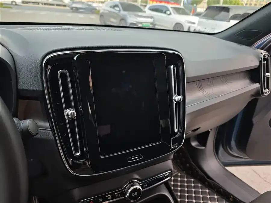 Volvo C40 2023 Long Range PRO 2023 — миниатюра 4