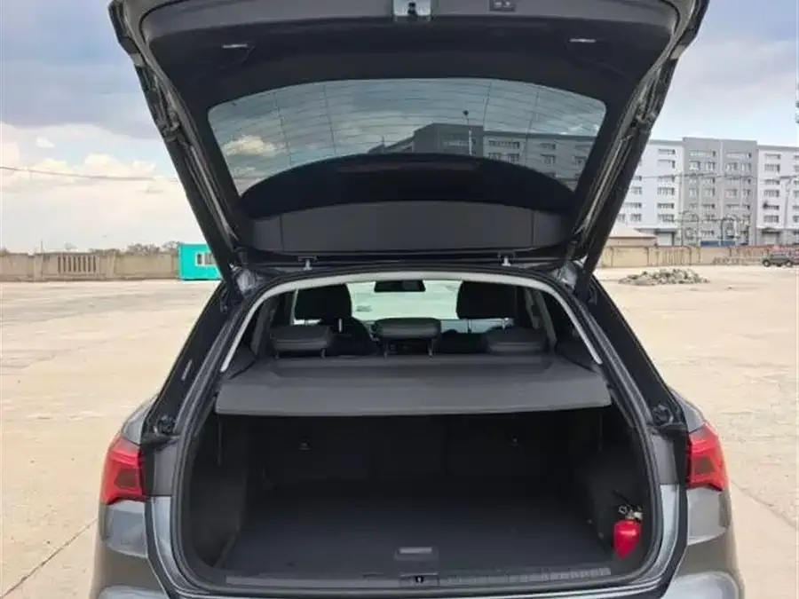 Audi Q3 2022 35 TFSI Fashionable and Dynamic 2023 — миниатюра 3