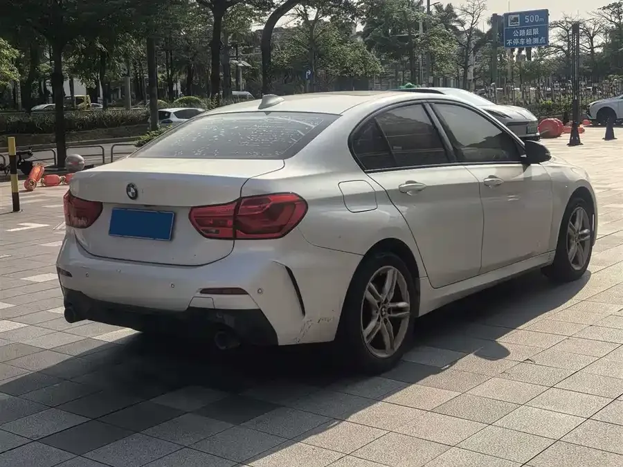BMW 1 series BMW 1 Series 2021 facelift 120i M Sport Night Edition 2022 — миниатюра 3