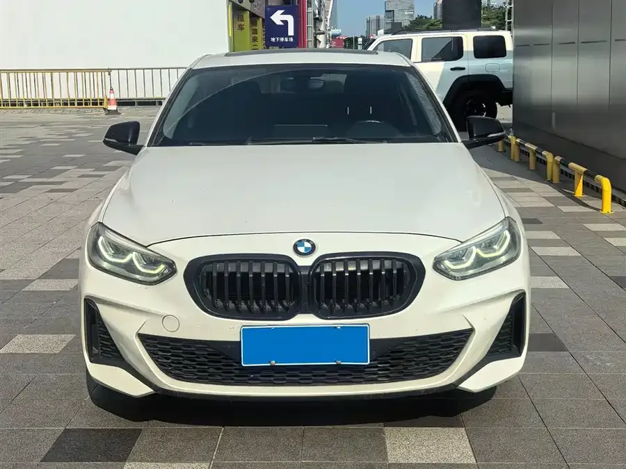 BMW 1 series BMW 1 Series 2021 facelift 120i M Sport Night Edition 2022 — фото 1, купить с доставкой в Москву