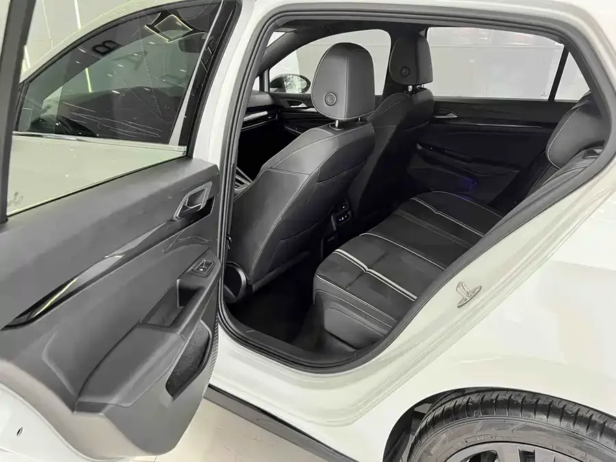 Volkswagen golf Golf 2021 280TSI DSG R-Line 2023 — миниатюра 4