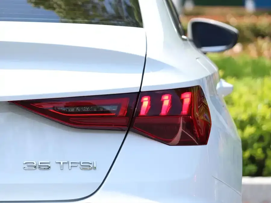 Audi A3 2022 A3L Limousine 35 TFSI aggressive and sporty 2022 — миниатюра 3