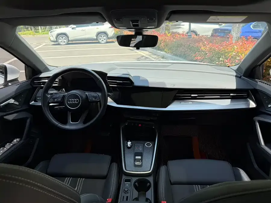 Audi A3 2022 A3L Limousine 35 TFSI aggressive and sporty 2022 — миниатюра 4