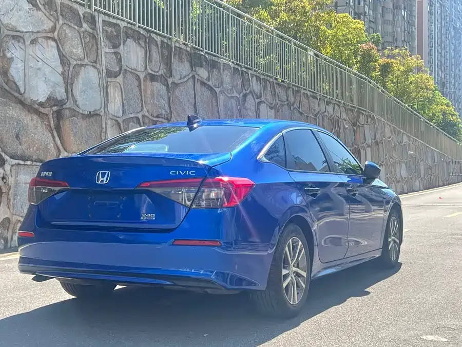 Honda Civic 2022 Civic 240TURBO CVT Dynamic Edition 2022 — миниатюра 3