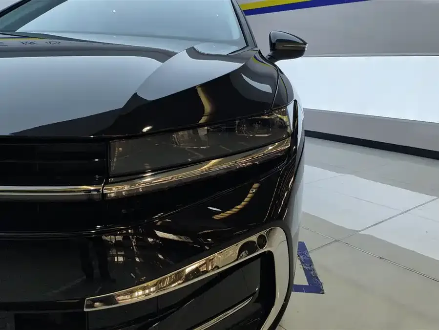 Volkswagen Magotan Magotan 2024 300TSI DSG Premium Edition Conspicuous Package 2025 — миниатюра 2