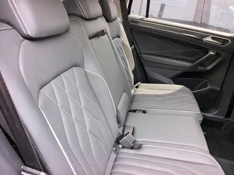 Volkswagen Tiguan L Tiguan L 2022 330TSI Automatic 2WD Smart Edition 2023 — миниатюра 3