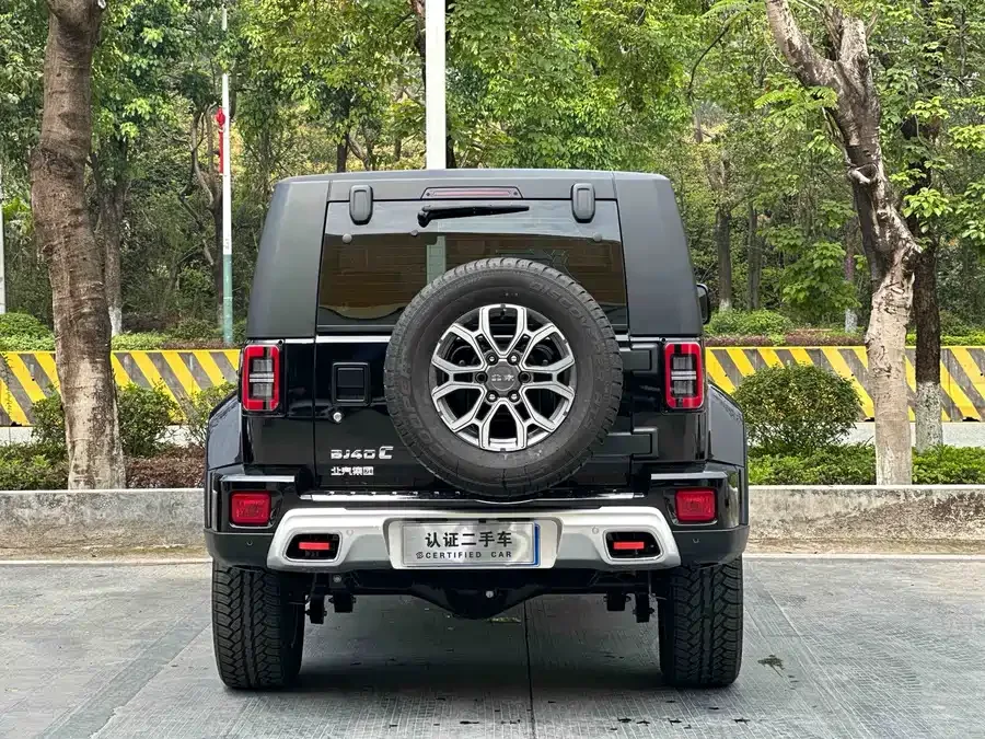 BAIC BJ40 Beijing Off-road BJ40 2024 2.0T City Hunter Glory Edition 2025 — миниатюра 2