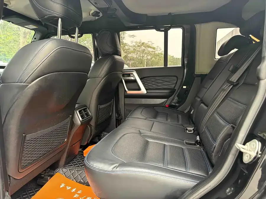 BAIC BJ40 Beijing Off-road BJ40 2024 2.0T City Hunter Glory Edition 2025 — миниатюра 3