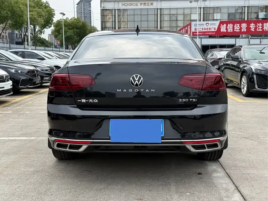 Volkswagen Magotan Magotan 2023 2 million commemorative edition 330TSI DSG leading model 2023 — миниатюра 2