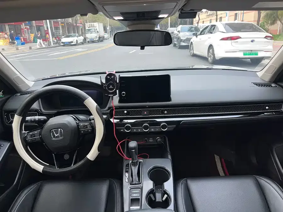 Honda Civic 2023 Civic 240TURBO CVT Power Edition 2023 — миниатюра 3
