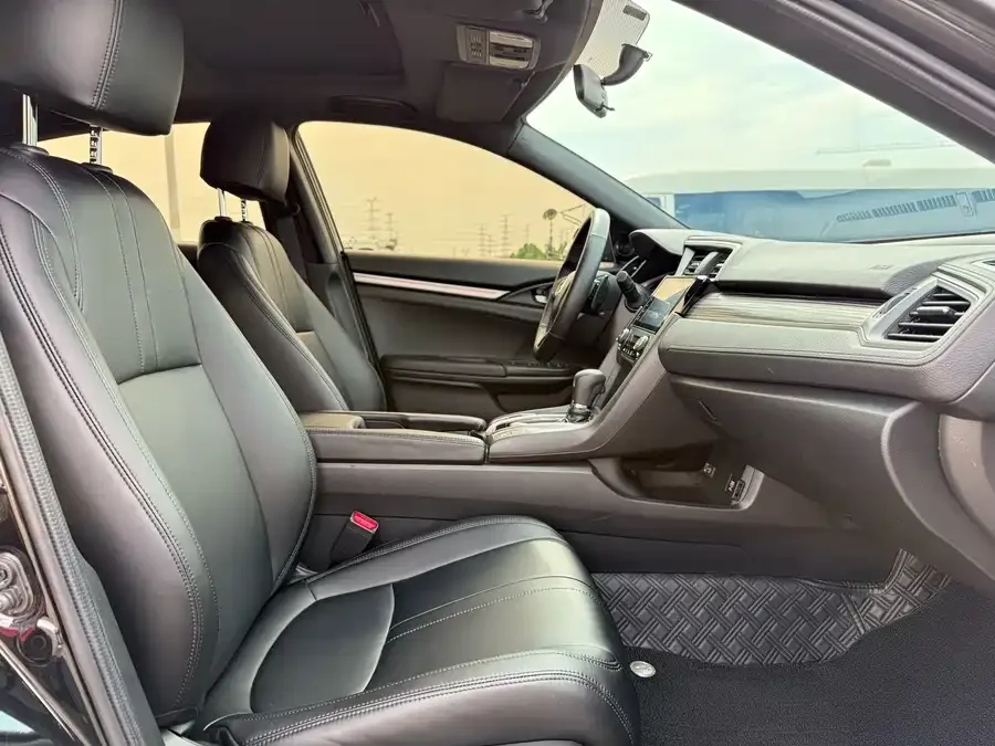 Honda Civic Civic 2021 HATCHBACK 220TURBO CVT Cool Control 2022 — миниатюра 5