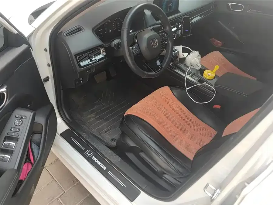 Honda Civic 2023 Civic 240TURBO CVT Power Edition 2024 — миниатюра 3