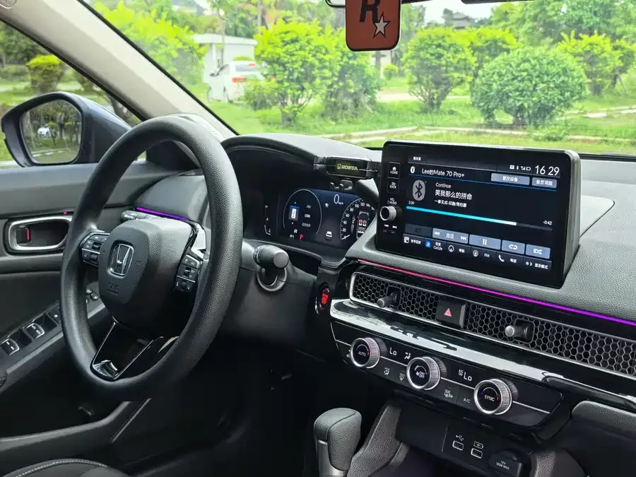Honda Civic 2023 Civic 240TURBO CVT Sporty Control Special Edition 2023 — миниатюра 4