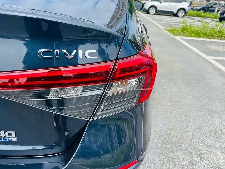 Honda Civic 2022 Civic 240TURBO CVT Dynamic Edition 2024 — миниатюра 3